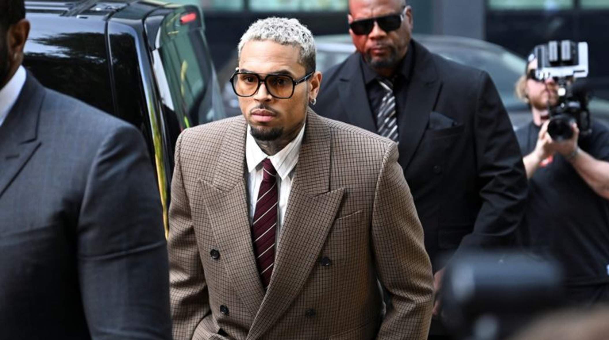 Chris Brown Avoids Jail Over London Nightclub Bottle Attack