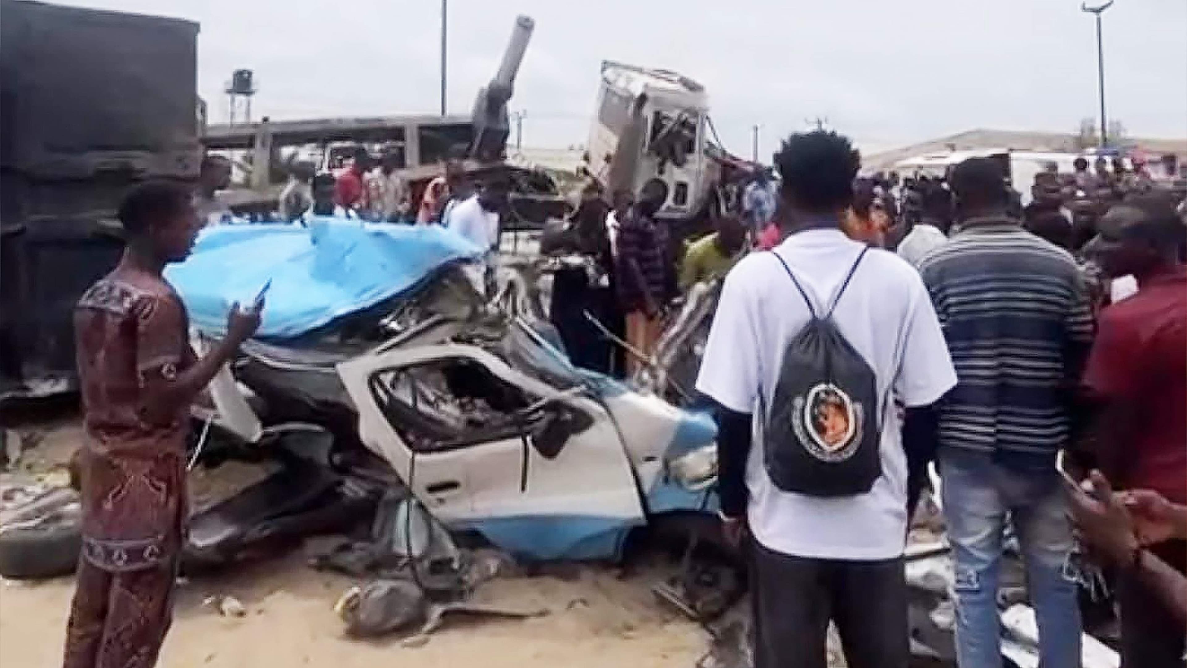 Lagos Horror: 4 Dead, 16 Hurt in Ibeju-Lekki Expressway Crash